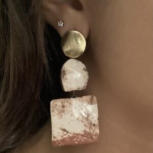 Boucle d’oreille en faïence