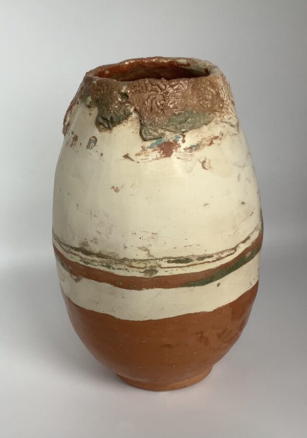 Mixed clay earthenware vase with sculpted flowers - Image 2
